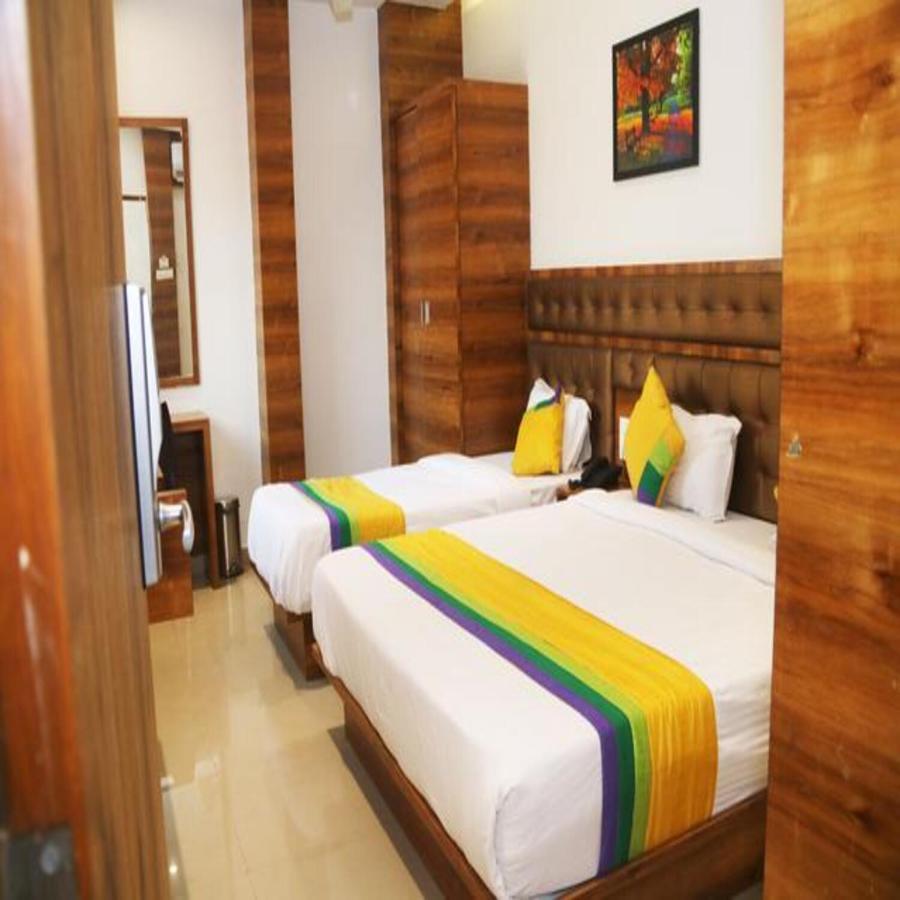 Hotel Riva International Goregaon- Near Nesco Мумбаи Экстерьер фото