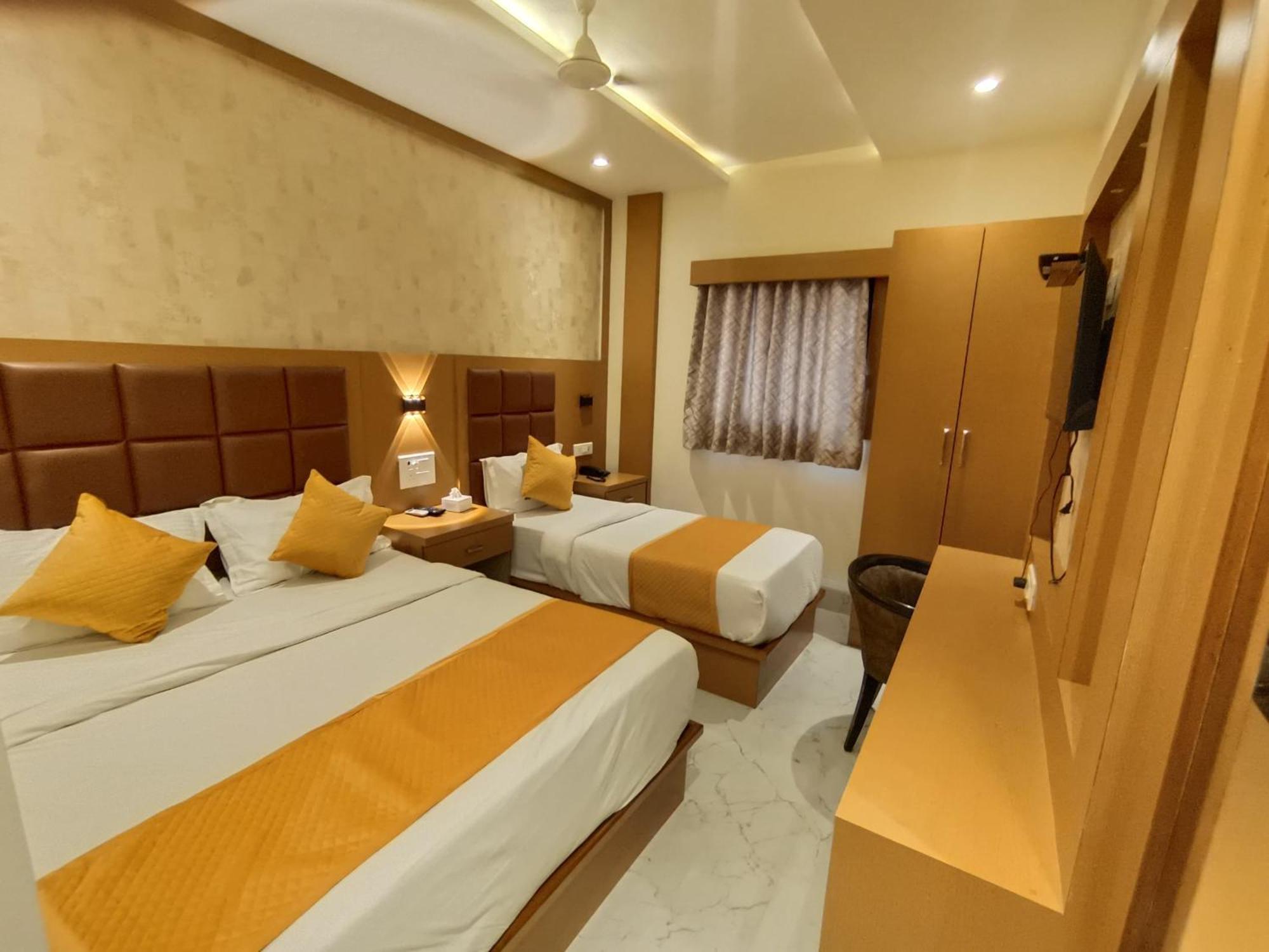 Hotel Riva International Goregaon- Near Nesco Мумбаи Экстерьер фото