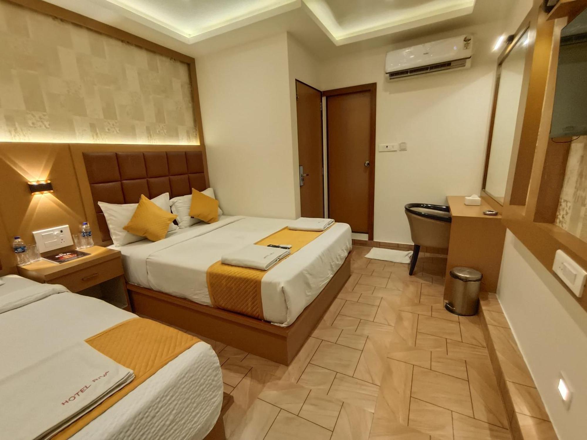 Hotel Riva International Goregaon- Near Nesco Мумбаи Экстерьер фото